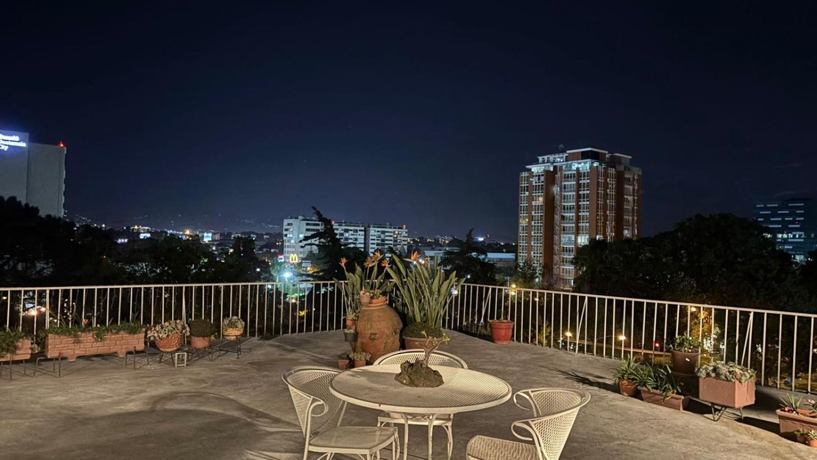 Apartamentos Reforma Guatemala City Екстериор снимка